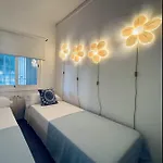 Apartament Lets Holidays With Terrace Near 2