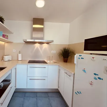 With Terrace Near 2 דירה