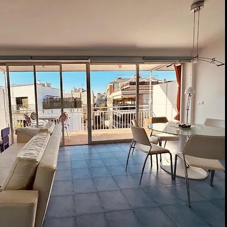 Lets Holidays With Terrace Near 2 Daire Tossa de Mar