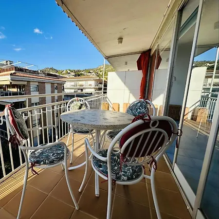 דירה With Terrace Near 2