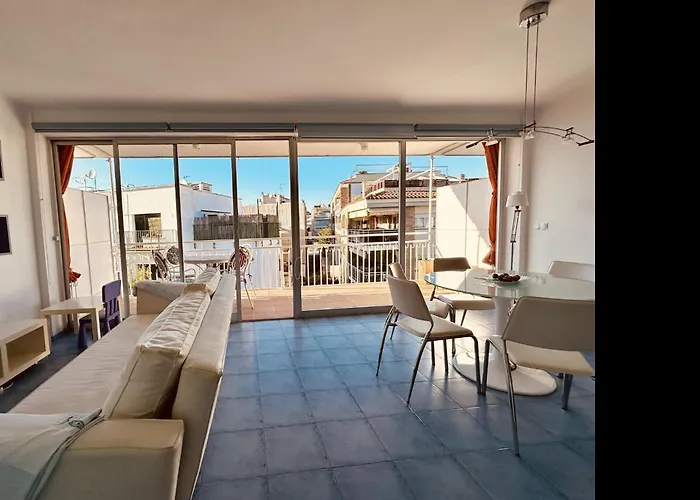Lets Holidays With Terrace Near 2 Daire Tossa de Mar