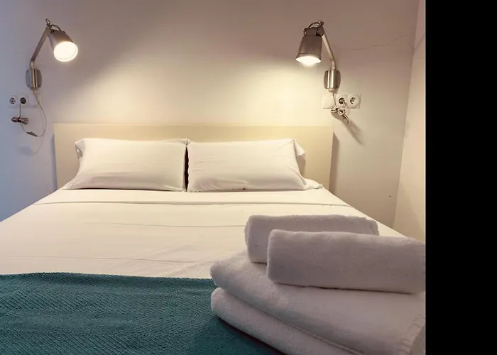 Lets Holidays With Terrace Near 2 Daire Tossa de Mar